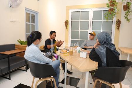 Menanti Kolaborasi 'Ngeri' Melati-AHAY: Dambus untuk Negeri